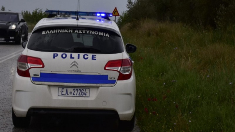 Θρίλερ στην Κόρινθο: 45χρονη μητέρα δυο παιδιών βρέθηκε νεκρή στην άκρη του δρόμου