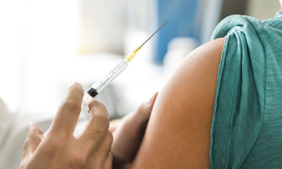 Κορωνοϊός: Πειράζει αν παραλείψεις τη δεύτερη δόση του εμβολίου; – Απαντήσεις σε βασικά ερωτήματα