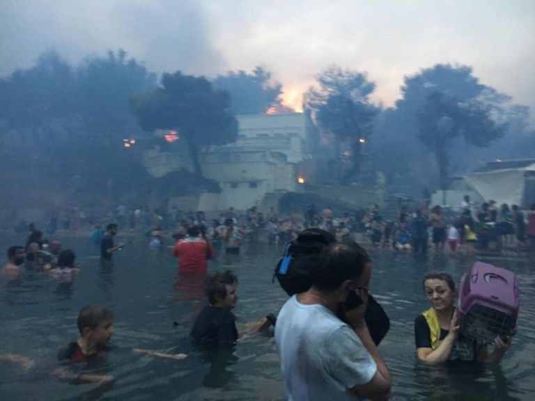 Τραγωδία στο Μάτι: Γνώριζαν για νεκρούς πριν τη μοιραία σύσκεψη με τον Τσίπρα – Διάλογοι φωτιά