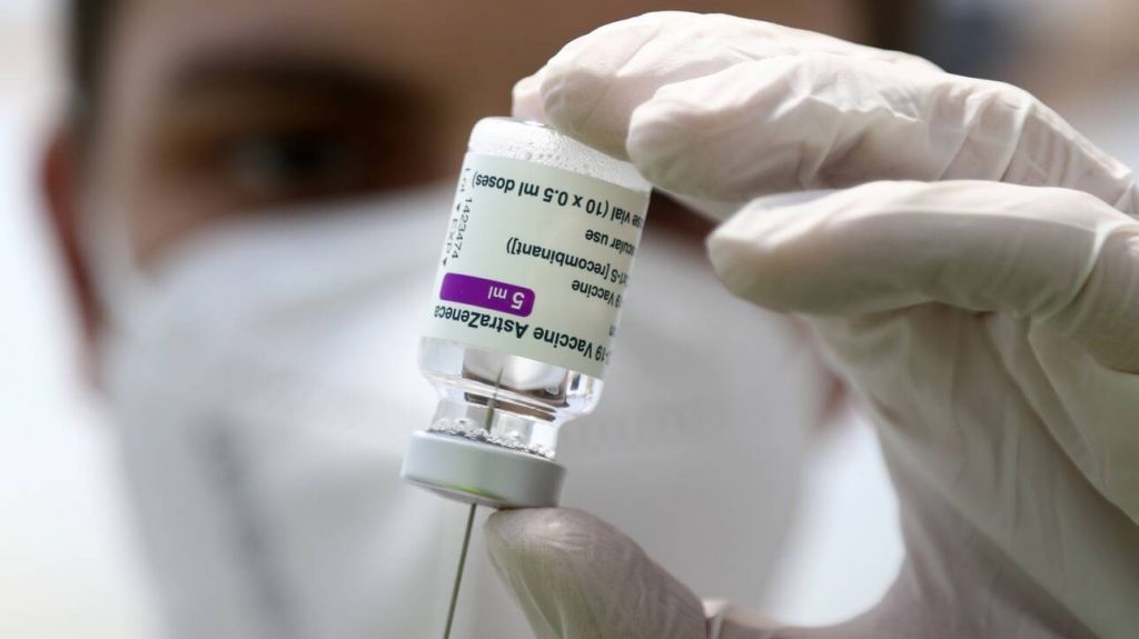 Καμπανάκι Παγώνη: Αν δεν τρέξουν οι εμβολιασμοί, θα ξαναζήσουμε τον περσινό χειμώνα