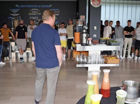Μπαρτσελόνα: Ο Κούμαν αποχαιρέτησε τους παίκτες του για καλοκαίρι, αβέβαιο το μέλλον του (pics & vid)