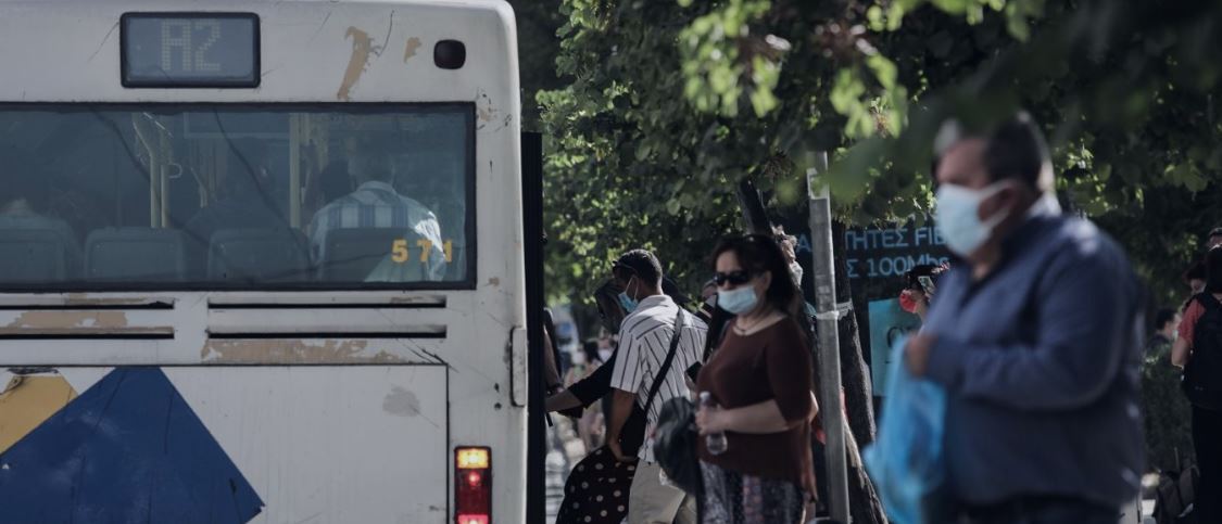 Σοκ σε λεωφορείο στην Ομόνοια: Άνδρας αυνανίστηκε και ολοκλήρωσε πάνω σε 19χρονη