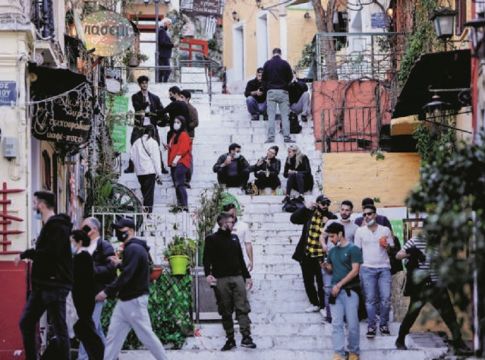 Κορωνοϊός: Τι ανοίγει από Δευτέρα – Ποια μέτρα παραμένουν υπό το φόβο μεταλλάξεων και έξαρσης της πανδημίας
