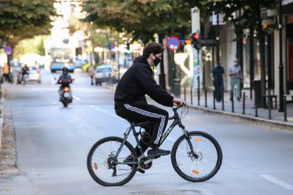 Lockdown: Νέα βήματα προς την απελευθέρωση μετά φόβου κορωνοϊού που επιμένει – Τι αλλάζει από Δευτέρα (vids)