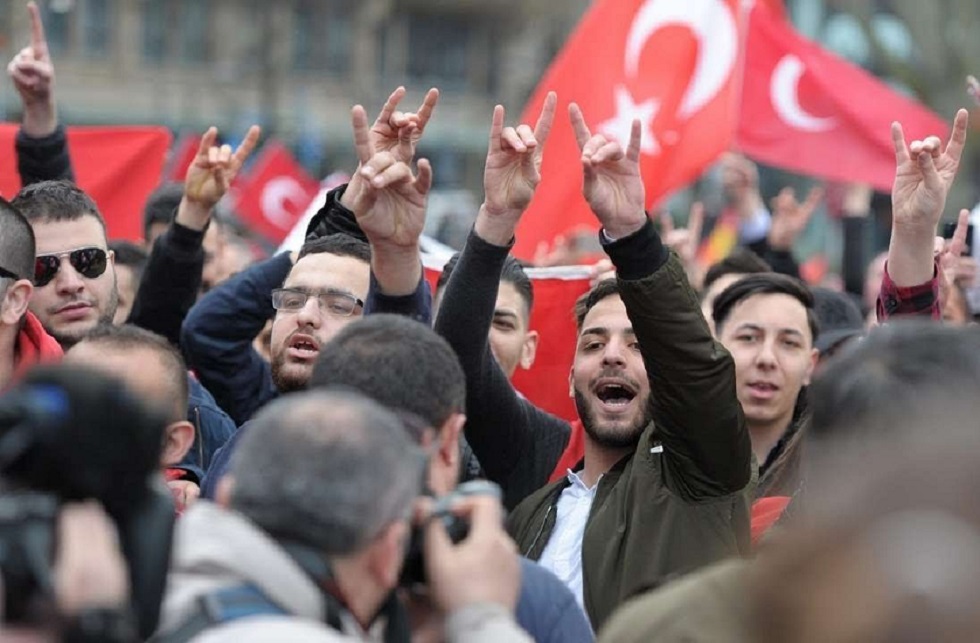 Οι «Γκρίζοι Λύκοι» στο στόχαστρο της Ευρώπης – Οι… ακραίοι συνεργάτες του Ερντογάν
