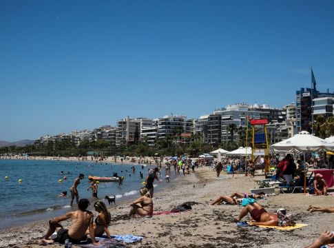 Πάτρα: Αυτοϊκανοποιείτο δίπλα σε γυναίκες που έκαναν ηλιοθεραπεία – Περαστικός τον κατέγραψε σε βίντεο