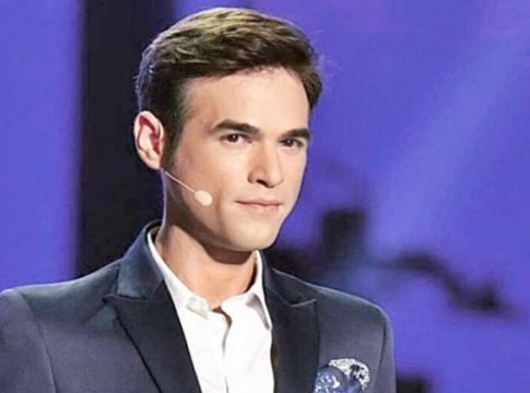 Ο Φουρθιώτης «ξαναχτυπά» – Νέο αίτημα για συνδρομητική τηλεόραση μετά το μενού με… γάλα αμυγδάλου
