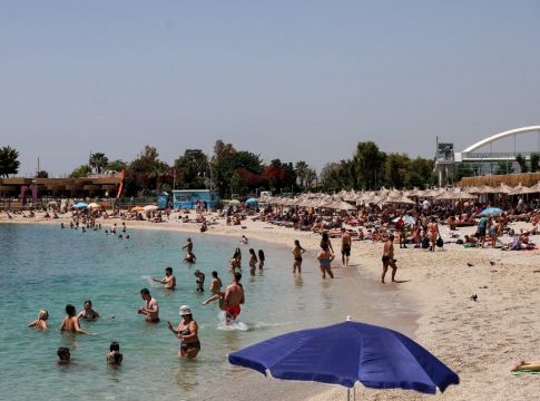 Lockdown: Δύσβατος ο δρόμος προς την κανονικότητα – Τα χρονικά ορόσημα και ο κίνδυνος πισωγυρίσματος (vids)