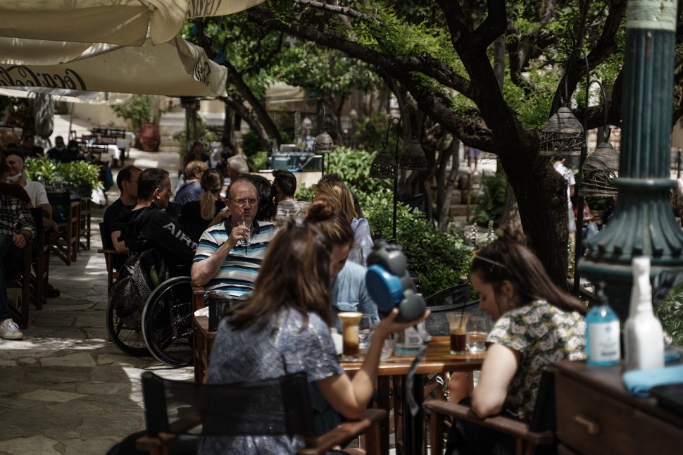 Βασιλακόπουλος: Γιατί δεν πρέπει να κολλήσουν κορωνοϊό όσοι έχουν εμβολιαστεί με την πρώτη δόση (vid)