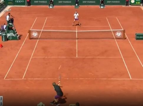 Ζβέρεφ-Τσιτσιπάς: Εντυπωσιακοί πόντοι από τους δύο τενίστες (vid)