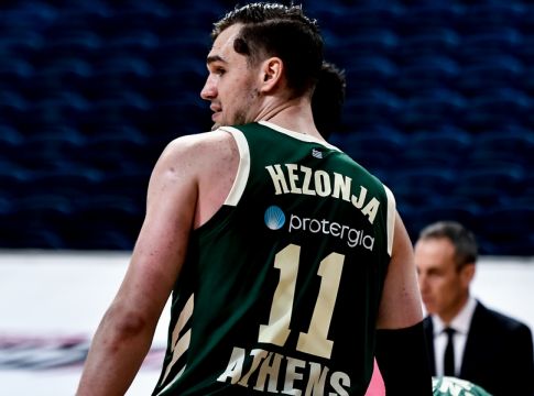 O Χεζόνια αφιέρωσε τον τίτλο στον Παύλο Γιαννακόπουλο (pic)