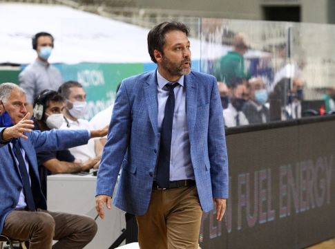 Καλύτερος προπονητής της Basket League ο Σερέλης