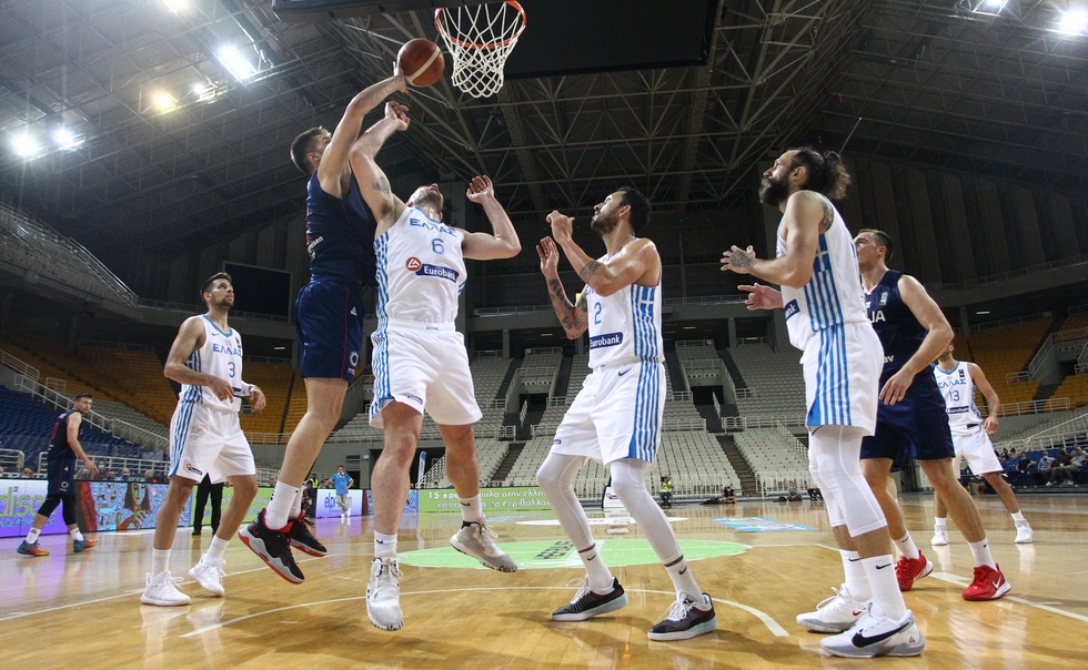 Ελλάδα-Σερβία 64-75: Δεν έπεισε η Εθνική πριν το Προολυμπιακό (vid)