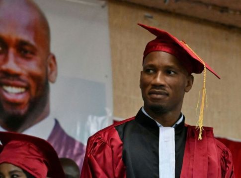 Η Ακτή Ελεφαντοστού τίμησε τον Ντρογκμπά για το φιλανθρωπικό του έργο (pics)