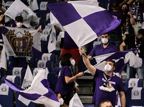 Απίστευτη σκηνή: Οπαδοί της Ρεάλ χειροκρότησαν τον Γκασόλ! (vid)