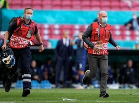 Γιατρός Δανίας για Έρικσεν: «Στην πραγματικότητα, καταφέραμε να τον… φέρουμε πίσω»