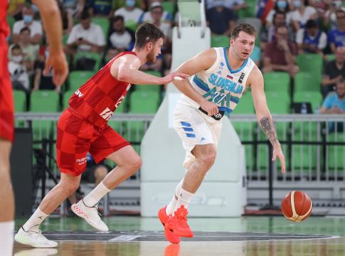 Ο Ντόντσιτς νίκησε τον Χεζόνια παρά την… 37άρα του (vid)