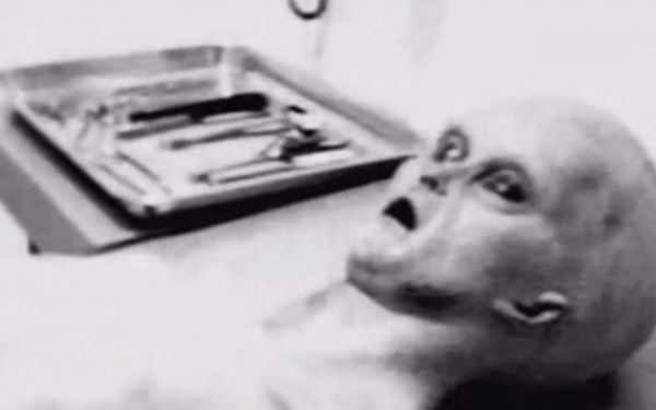 Εξωγήινος του Ρόσγουελ: Σε δημοπρασία καρέ από το φιλμ του 1947