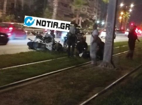 Αστυνομικός της ομάδας ΔΙΑΣ πέρασε με κόκκινο σε καταδίωξη και παρέσυρε πεζή (pics)