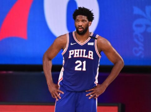 Μερική ρήξη μηνίσκου ο Εμπίντ, χάνει το Game 5 με τους Γουίζαρντς