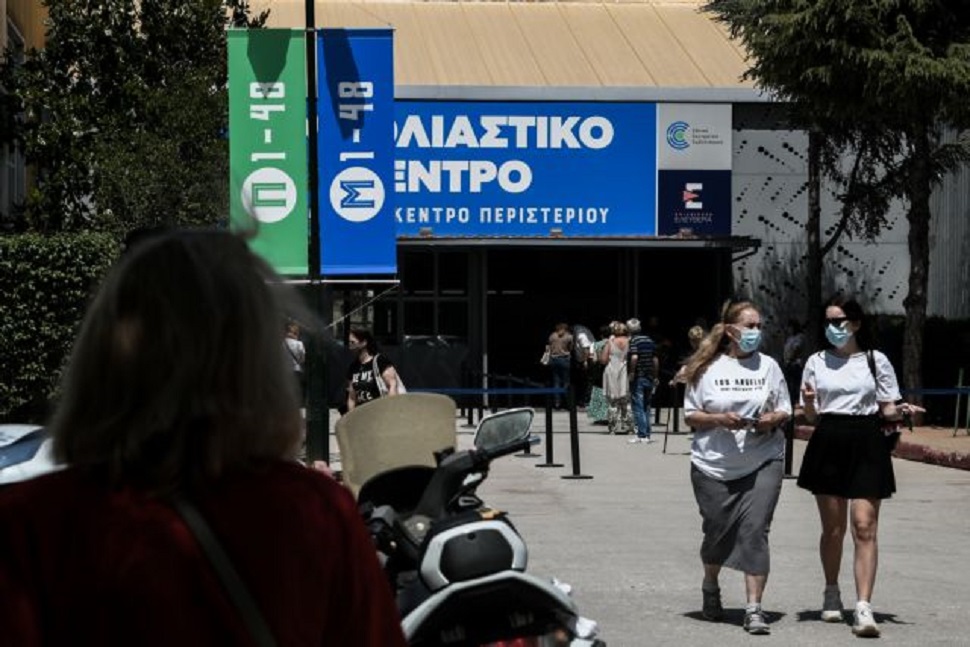 «Πέμπτη ταχύτητα» για την επιχείρηση Ελευθερία: Εμβόλια για όλο τον ενήλικο πληθυσμό – Μεγάλη ανταπόκριση από τους 18άρηδες