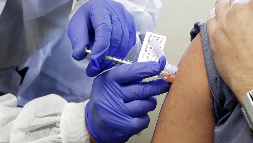 Βασιλακόπουλος: Μονόδρομος ο εμβολιασμός – «Μην ακούτε τους ψεκασμένους αντιεμβολιαστές»