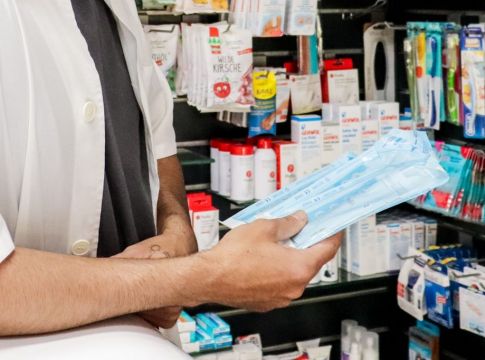 Λουράντος: Οι πολίτες μας έχουν «αλλάξει τα πετρέλαια» με τα self test και το AstraZeneca (vid)