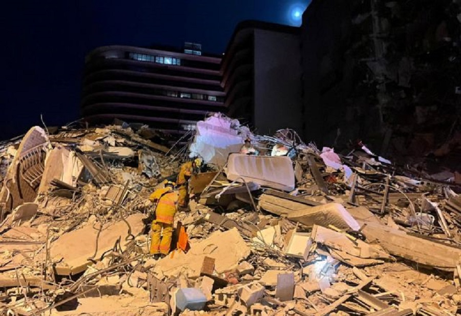 Βίντεο-ντοκουμέντο που σοκάρει: Η στιγμή της κατάρρευσης κτηρίου στην Φλόριντα