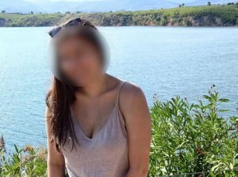 Γλυκά Νερά: Αμφιβολίες για την ψυχολόγο της Καρολάιν – Nα προσκομίσει το πτυχίο της ζητά ο Σύλλογος Ψυχολόγων