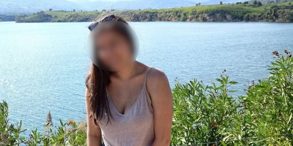Γλυκά Νερά: Αμφιβολίες για την ψυχολόγο της Καρολάιν – Nα προσκομίσει το πτυχίο της ζητά ο Σύλλογος Ψυχολόγων