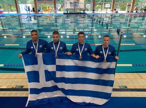 Κολύμβηση: Εντυπωσιακό και το φινάλε με χρυσό, ασημένιο και χάλκινο