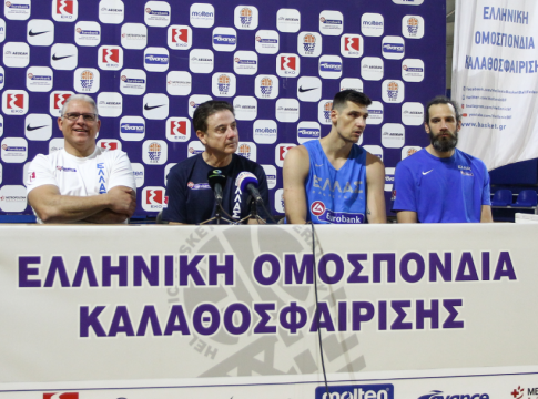 Μανωλόπουλος: «Η άμυνα μας θα προσαρμοστεί ανάλογα με τα χαρακτηριστικά των αντιπάλων»