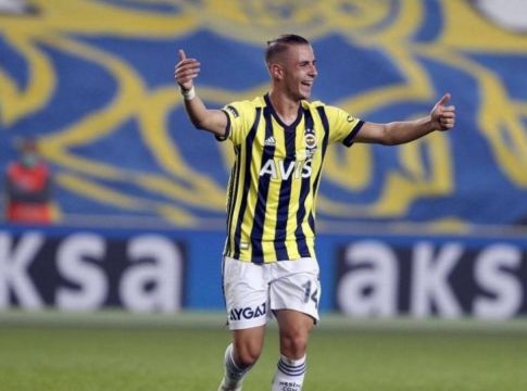 Πέλκας: Η Λιόν σκέφτεται σοβαρά την απόκτηση του