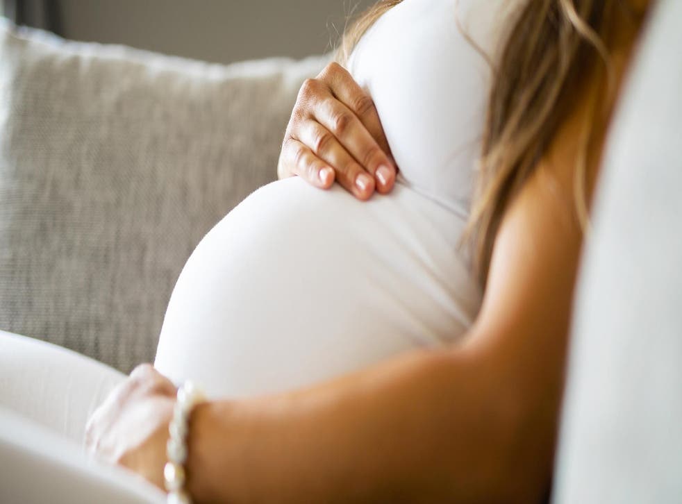 Βίντεο: Της «βγήκε ξινή» η φάρσα στο αγόρι της για ψεύτικη εγκυμοσύνη