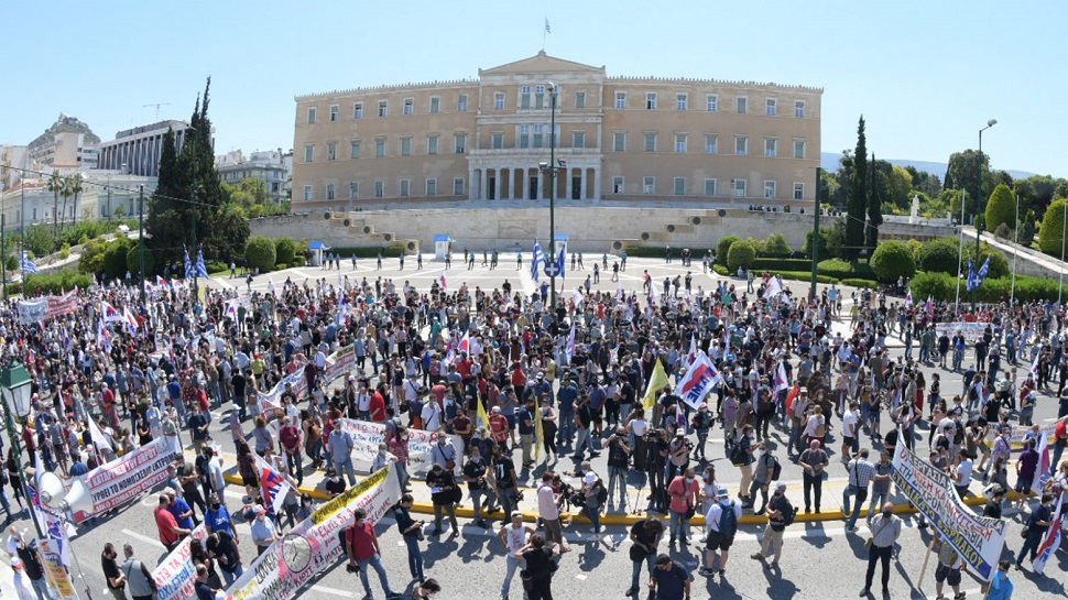 Απεργία: Ολοκληρώθηκαν οι συγκεντρώσεις ενάντια στο εργασιακό νομοσχέδιο – Νέα συλλαλητήρια το απόγευμα