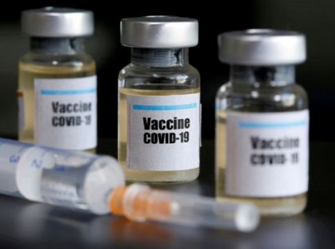 Μέλος της Επιτροπής Εμβολιασμών: Διερευνώνται περιστατικά μυοκαρδίτιδας στην Ελλάδα μετά από τα εμβόλια της Pfizer και της Moderna