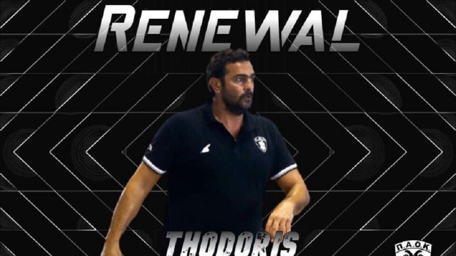 Παραμένει στον πάγκο του ΠΑΟΚ ο Χατζηθεοδώρου