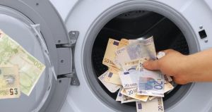 Πώς η πανδημία «ξέπλυνε» το μαύρο χρήμα – Γέμισε η αγορά με… μετρητά
