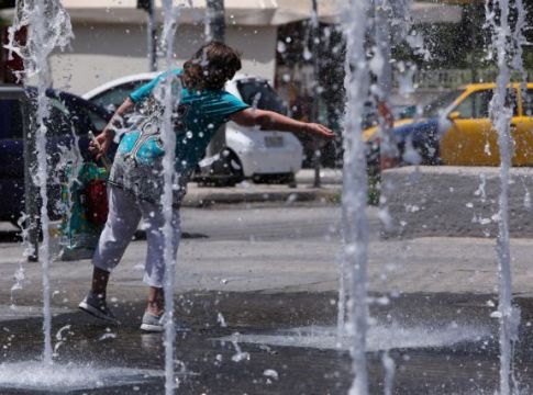 «Καμίνι» και σήμερα η χώρα με τον υδράργυρο πάνω από τους 40 βαθμούς – Νέο κύμα καύσωνα από την Τρίτη