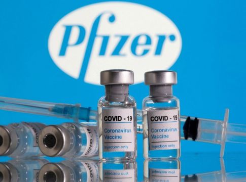 Εμβόλιο Pfizer: 42χρονος εισήχθη στο νοσοκομείο με μυοκαρδίτιδα – Τα συμπτώματα που είχε