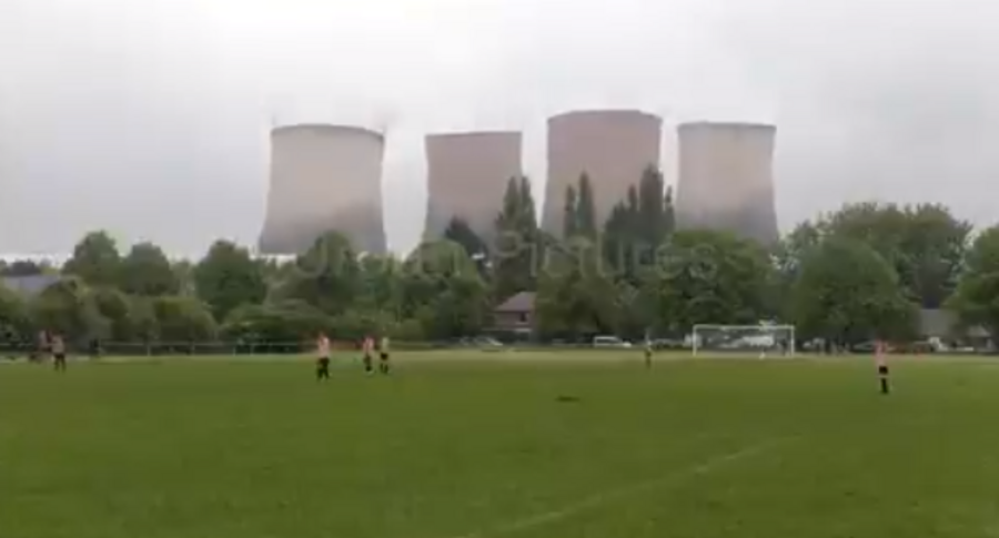 Αγγλία: Αγώνας διακόπηκε εξαιτίας… κατεδάφισης πυρηνικού εργοστασίου (vid)