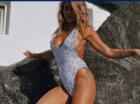 Αναστέναξε η Καλντέρα με την Κόνι Μεταξά! Προκάλεσε ηφαιστειακή έκρηξη