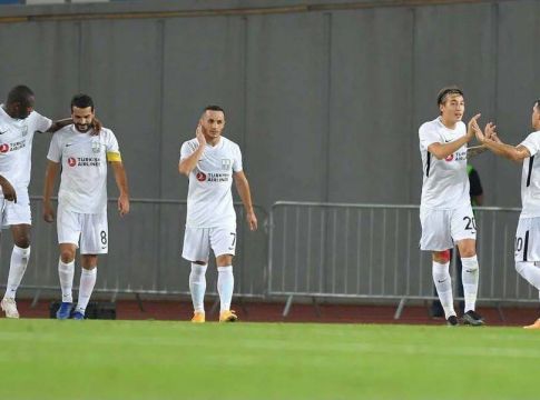 Νέφτσι: Μπάζει από παντού…