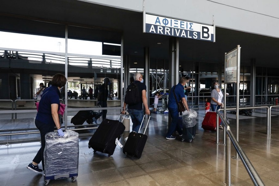 Τι ισχύει για τις πτήσεις σε νησιά από τις 5 Ιουλίου – Τα αναγκαία πιστοποιητικά