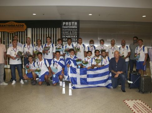 Η «χάλκινη» Εθνική Παίδων γύρισε στην Αθήνα