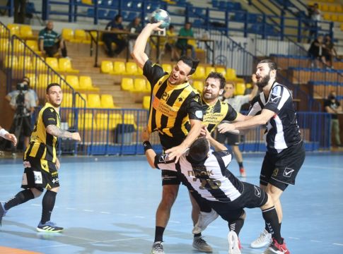 ΑΕΚ και ΠΑΟΚ ρίχνονται στη μάχη για τον τίτλο της Handball Premier