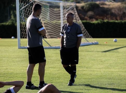 Νιόπλιας: «Ευχαριστημένος με την εικόνα της ομάδας, τα φιλικά μας δυναμώνουν»