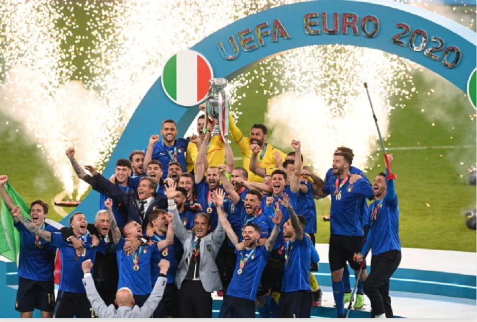 Η απονομή της Πρωταθλήτριας Ευρώπης Ιταλίας (vid)