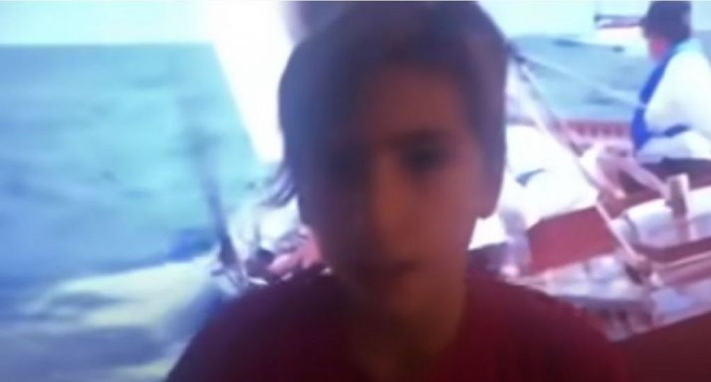 Ο γιος των Πάνια – Καρβέλα ραπάρει με «γαλλικά» και σαρώνει στο youtube (video)