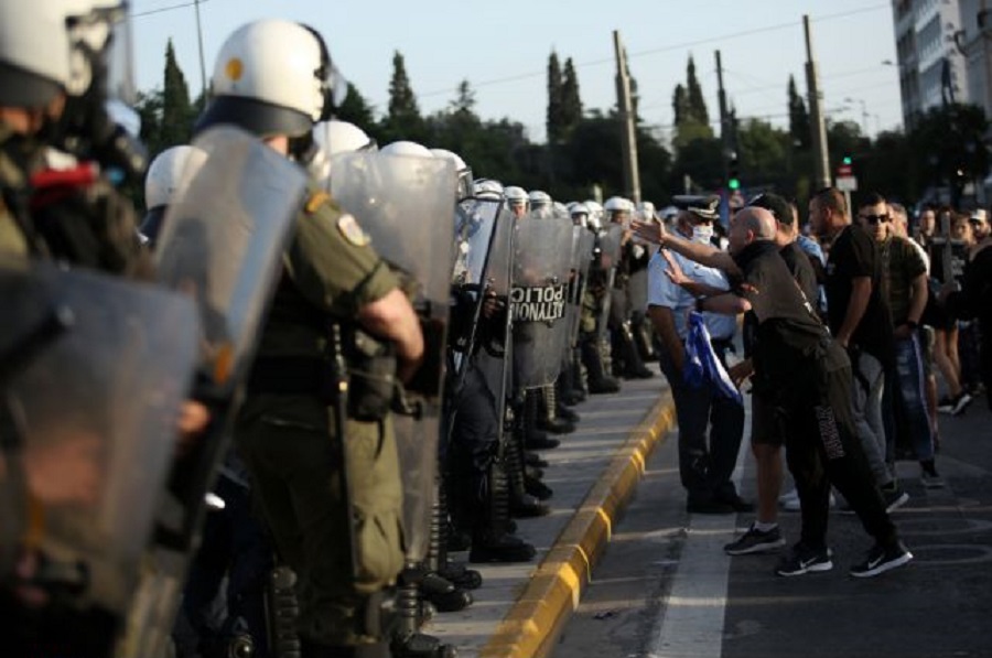 Συγκεντρώσεις αντιεμβολιαστών σε Σύνταγμα και Θεσσαλονίκη